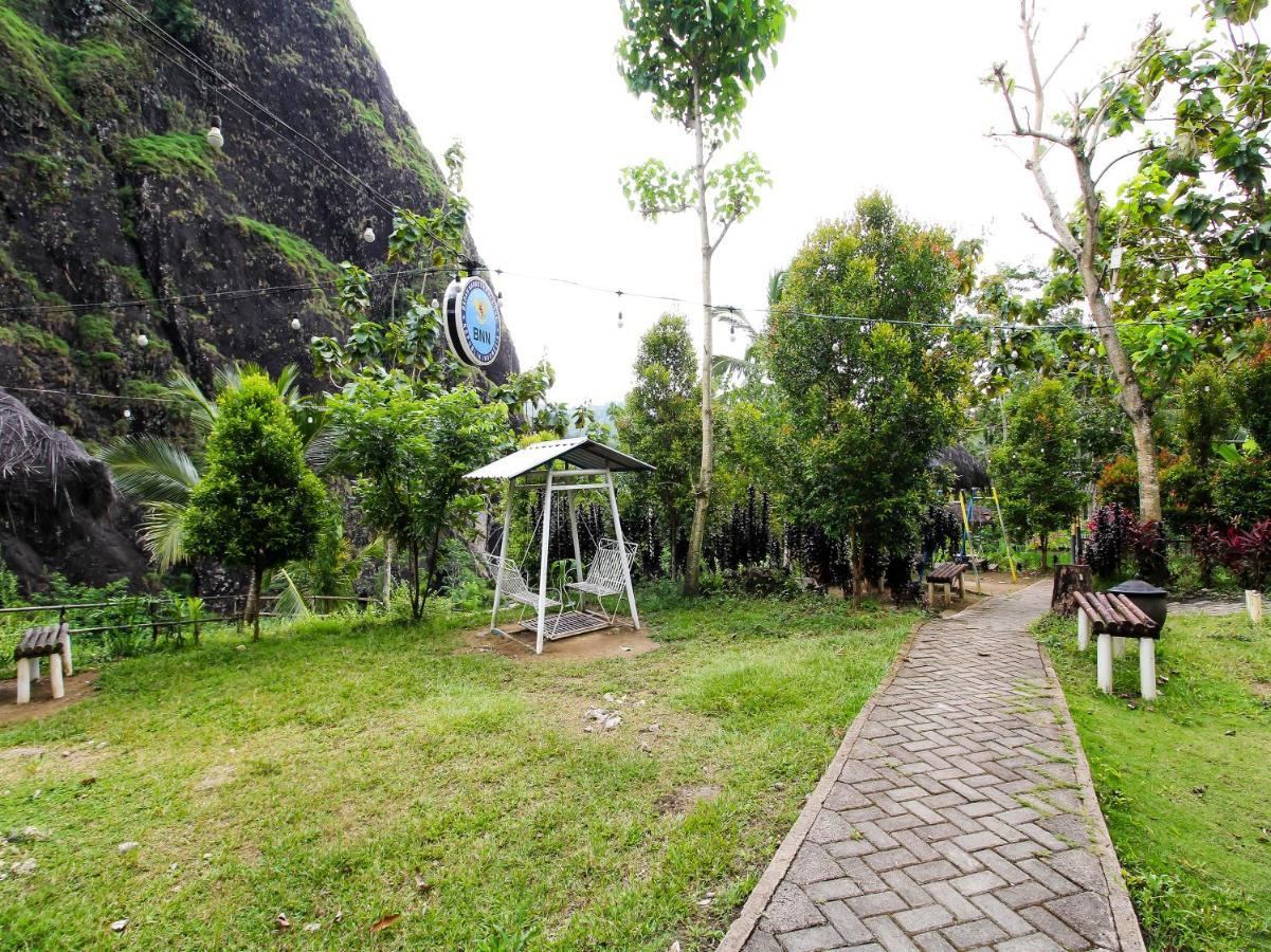 Oyo Homes 91134 Desa Wisata Tebing Lingga Trenggalek Екстер'єр фото