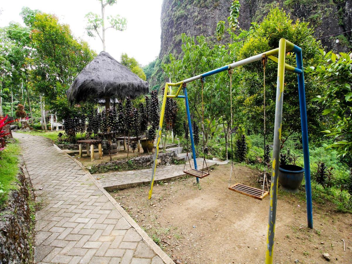 Oyo Homes 91134 Desa Wisata Tebing Lingga Trenggalek Екстер'єр фото